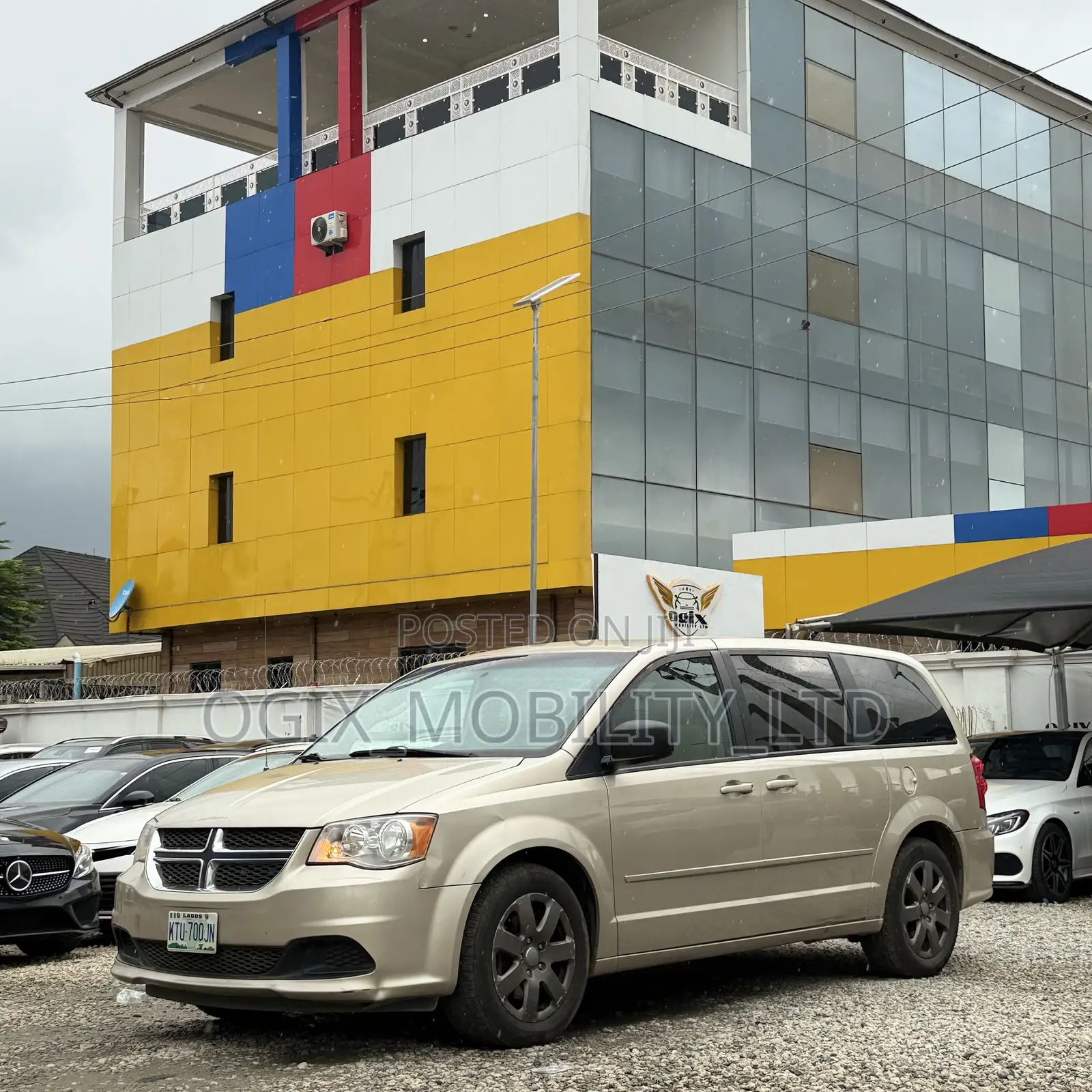 Dodge Grand Caravan 2015 Gold