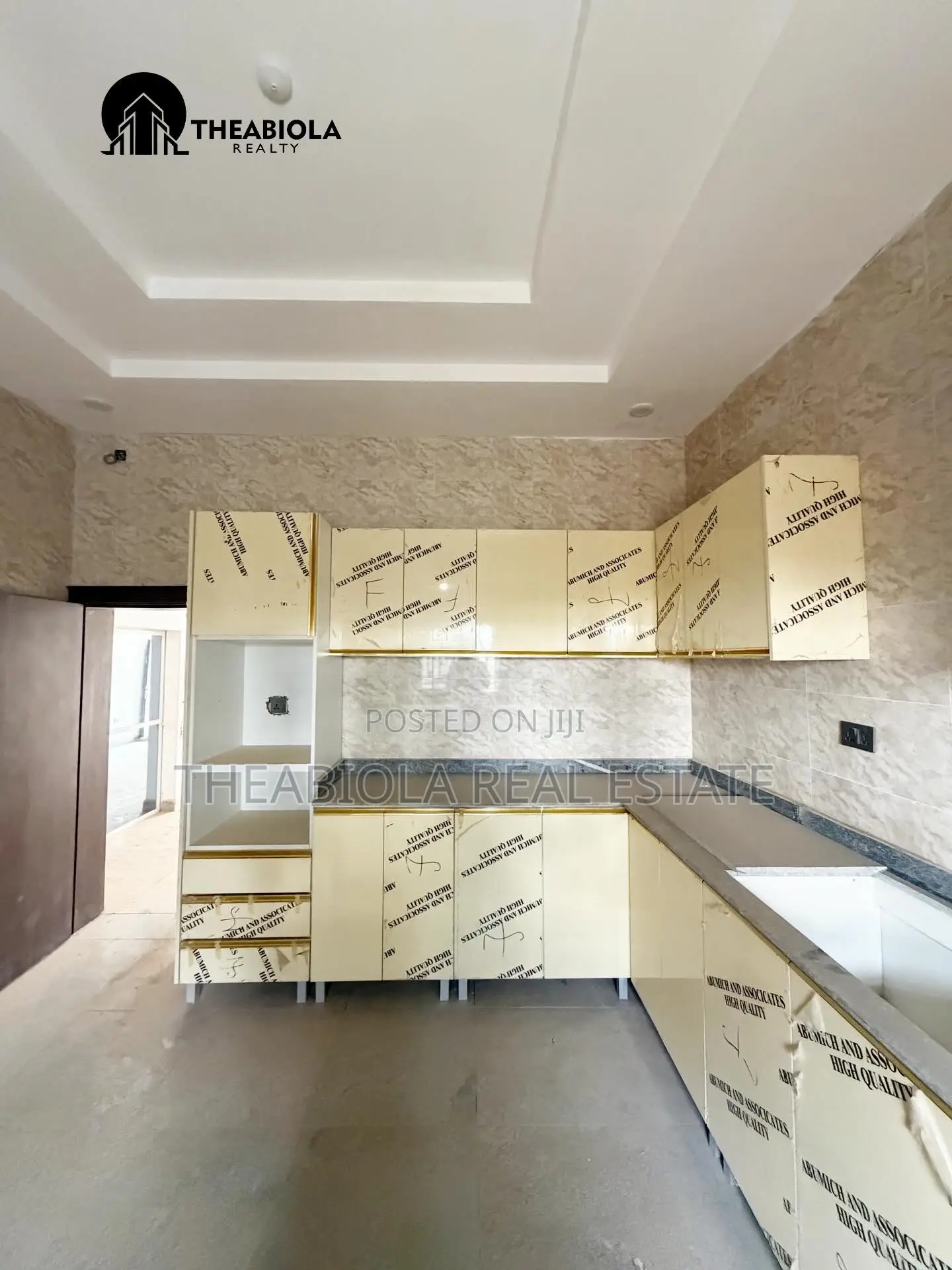 4bdrm Townhouse/Terrace in Apo Kaura, Abuja for sale