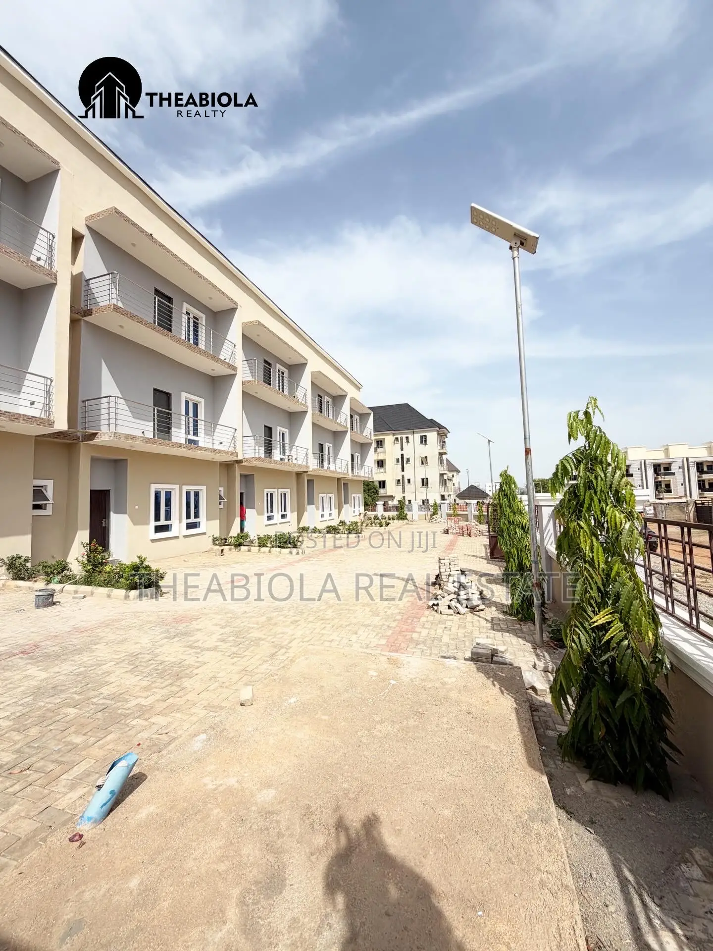 4bdrm Townhouse/Terrace in Apo Kaura, Abuja for sale