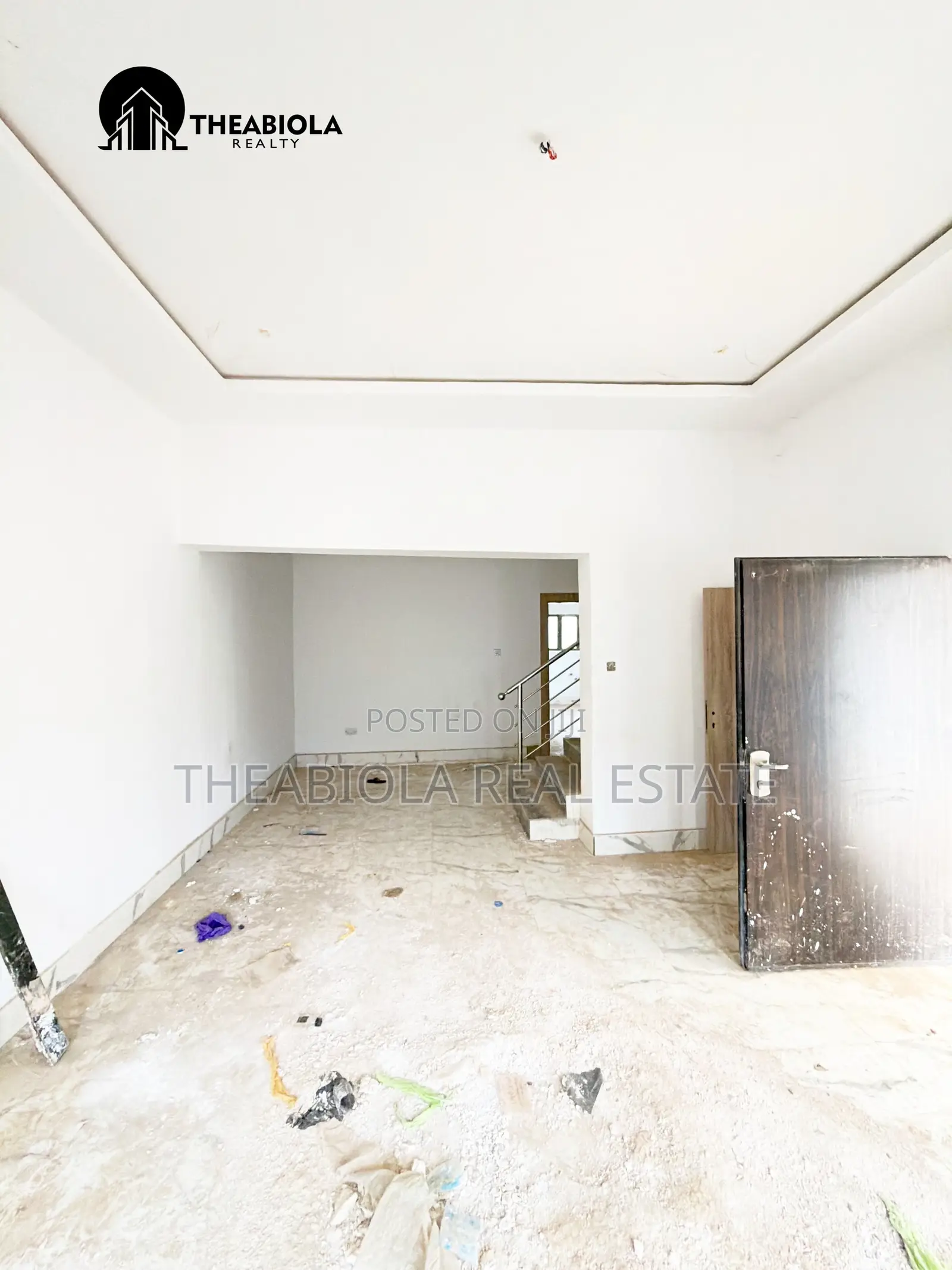 5bdrm Townhouse/Terrace in Guzape, Abuja for sale