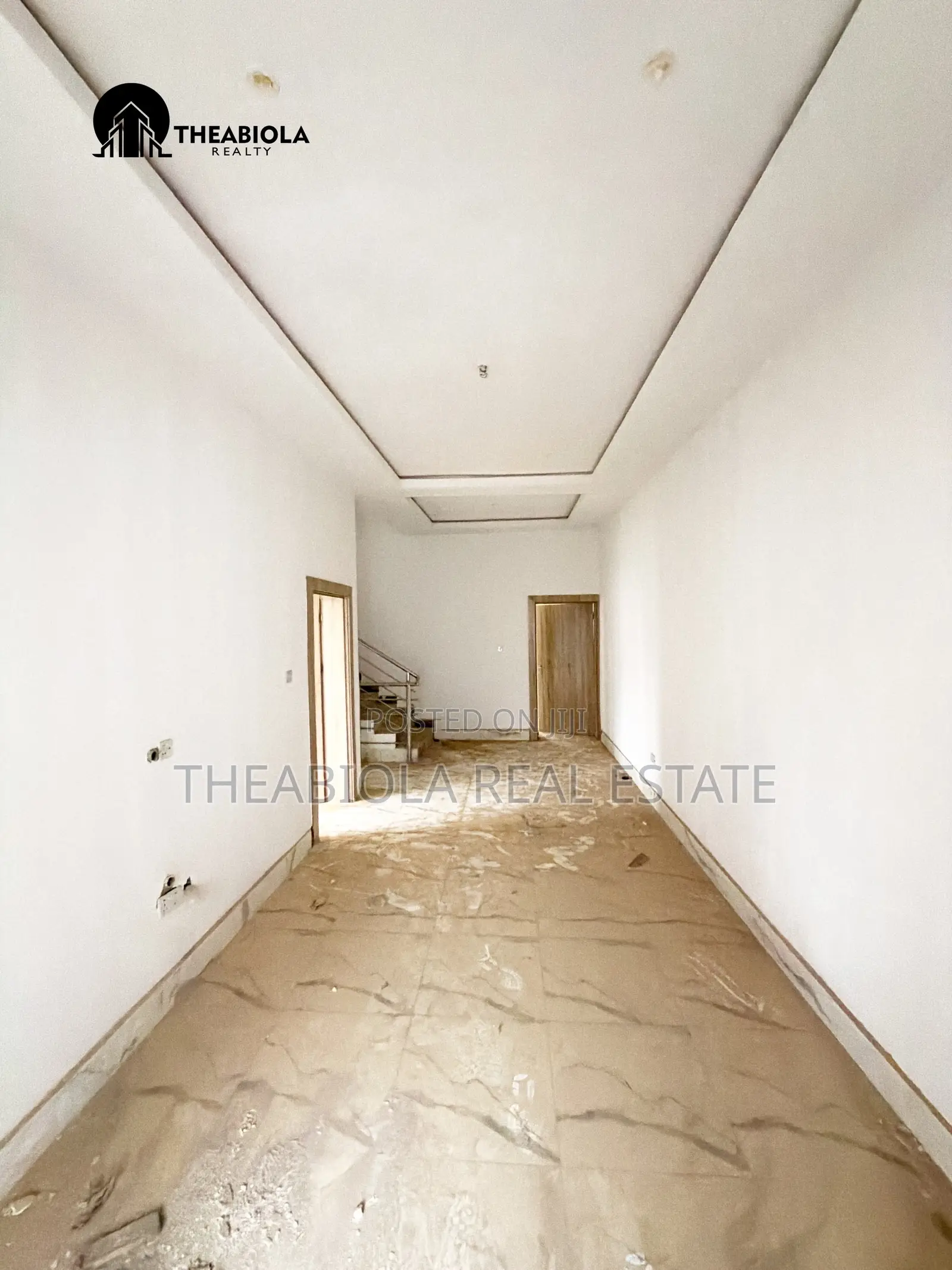 5bdrm Townhouse/Terrace in Guzape, Abuja for sale