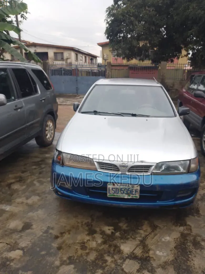 Nissan Almera Tino 2004 Silver