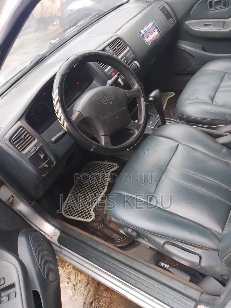 Nissan Almera Tino 2004 Silver