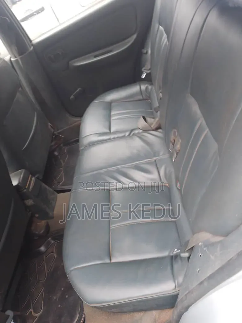 Nissan Almera Tino 2004 Silver