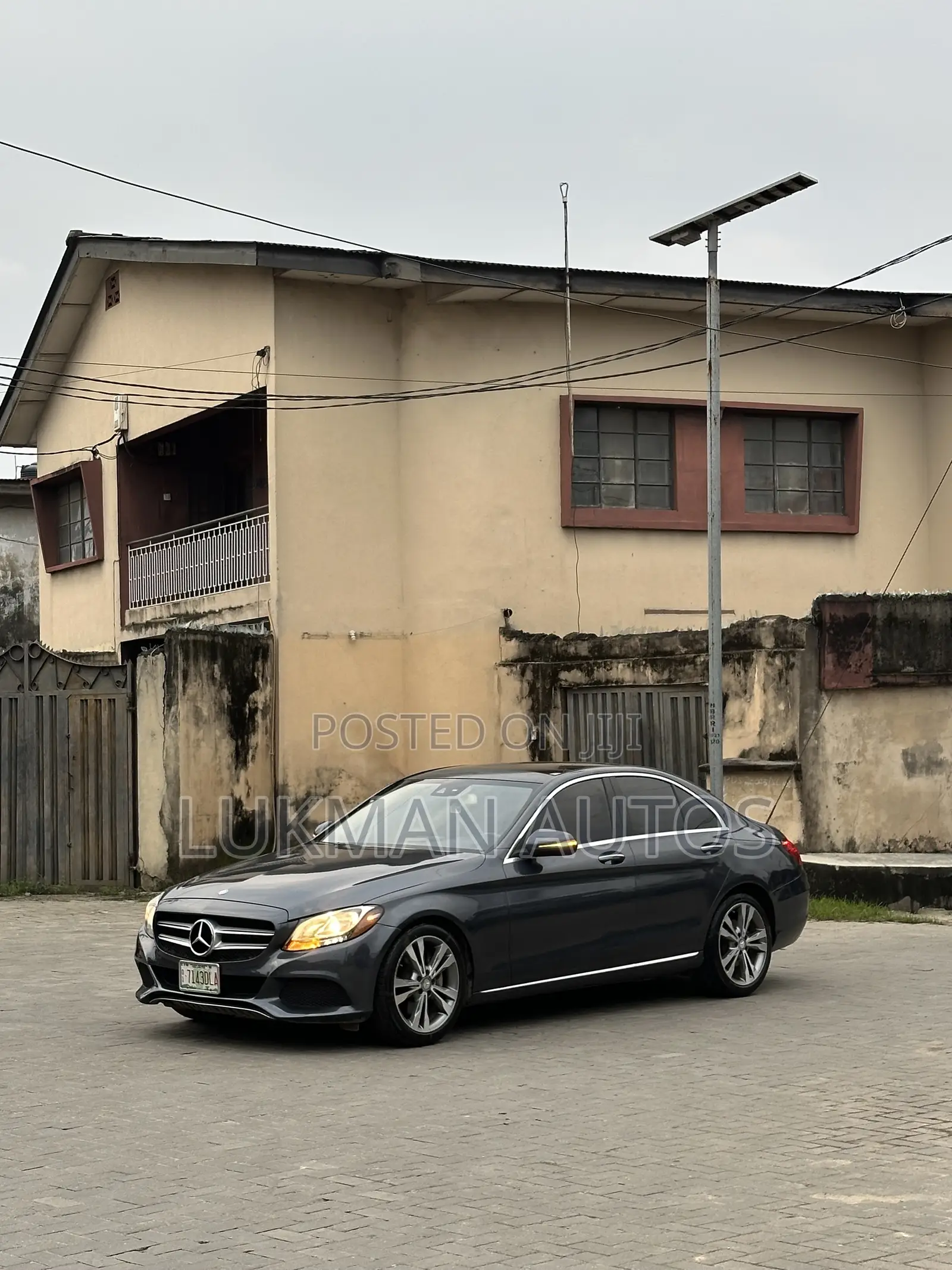 Mercedes-Benz C300 2016 Gray