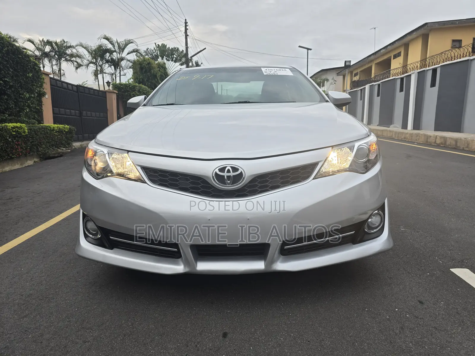 Toyota Camry SE 4dr Sedan (2.5L 4cyl 6A) 2012 Silver