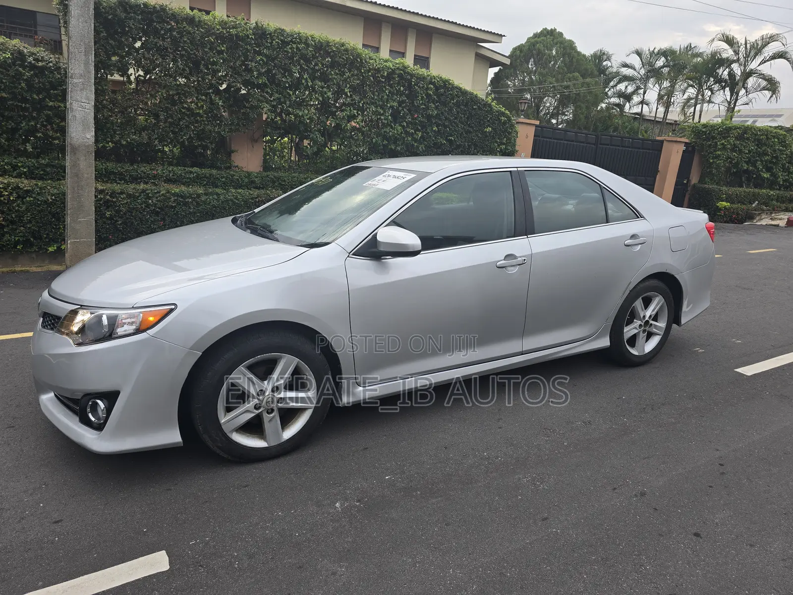Toyota Camry SE 4dr Sedan (2.5L 4cyl 6A) 2012 Silver
