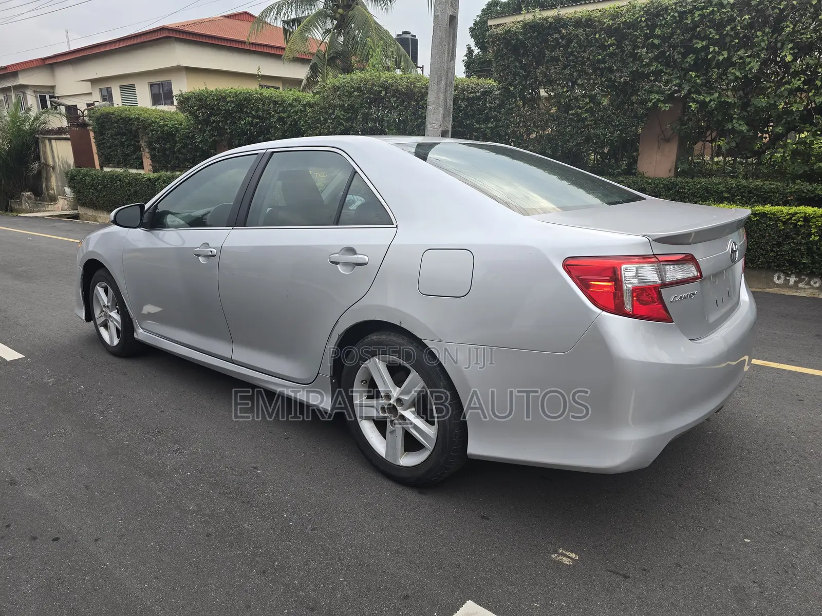 Toyota Camry SE 4dr Sedan (2.5L 4cyl 6A) 2012 Silver