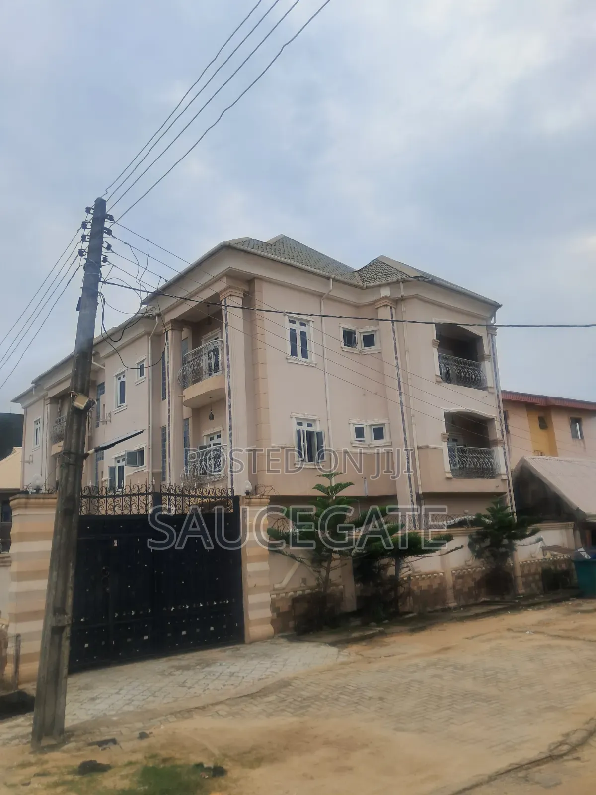 3bdrm House in Off Redgate, Satellite Town for rent