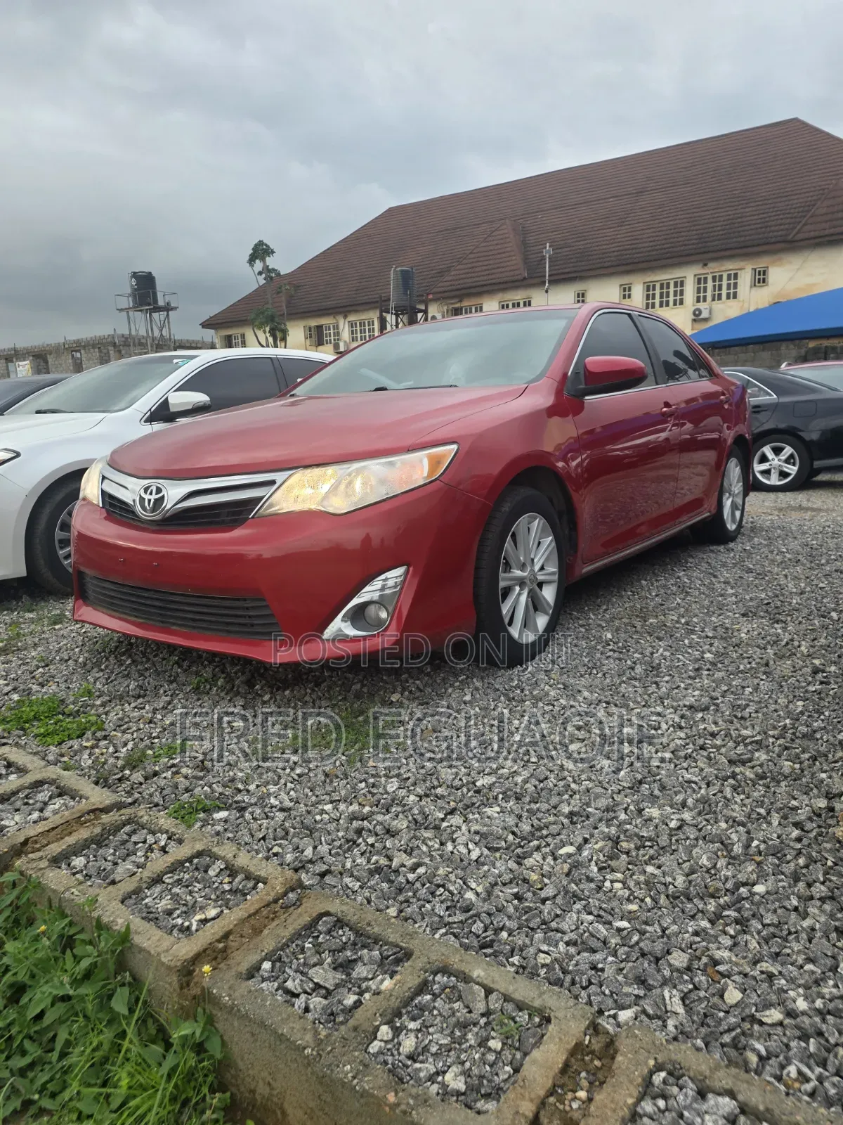 Toyota Camry XLE 4dr Sedan (2.5L 4cyl 6A) 2012 Red