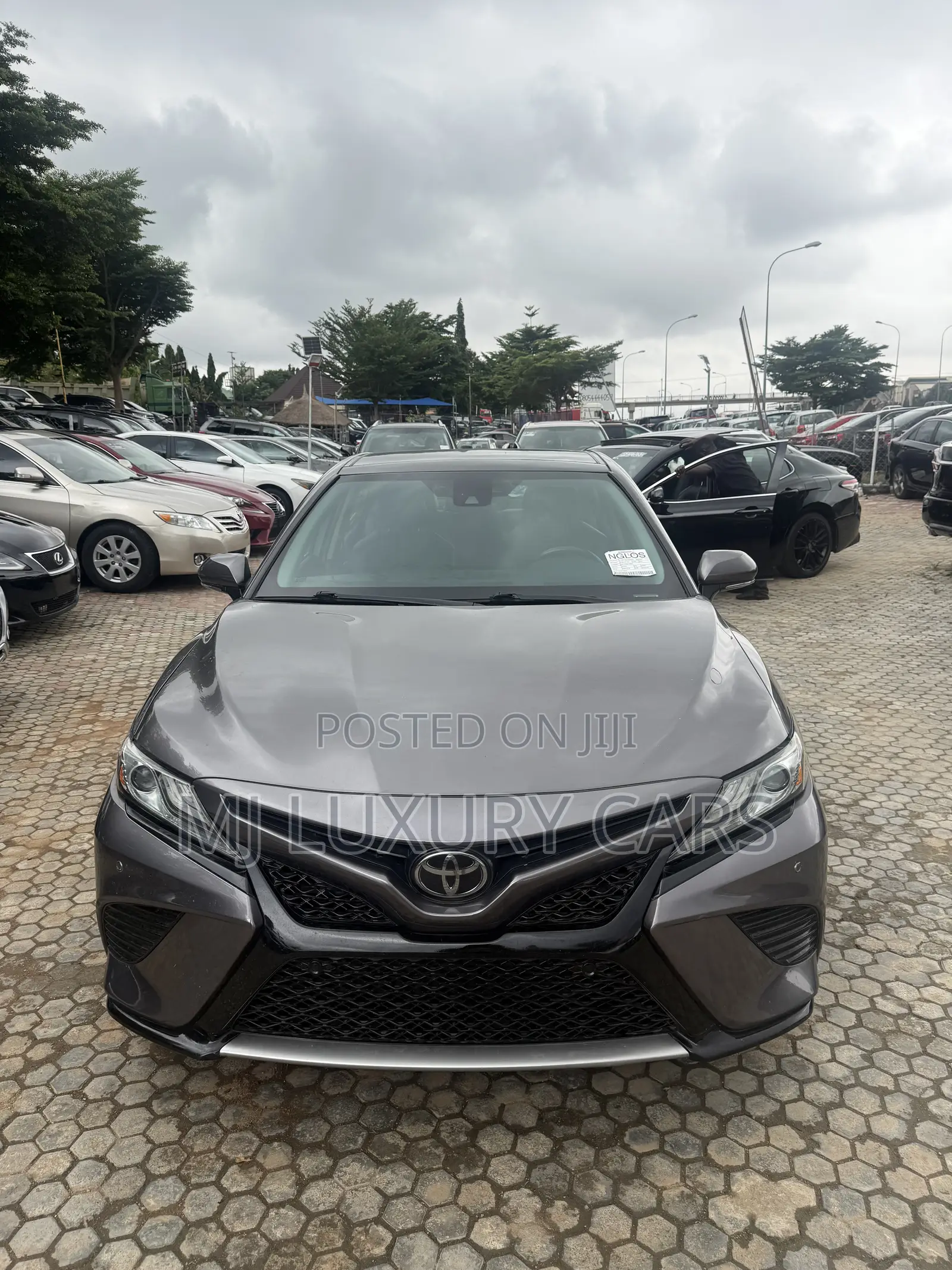 Toyota Camry XSE FWD (2.5L 4cyl 8AM) 2018 Gray