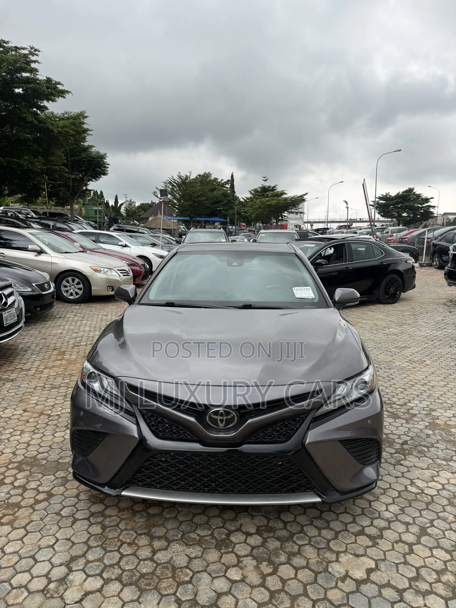 Toyota Camry XSE FWD (2.5L 4cyl 8AM) 2018 Gray