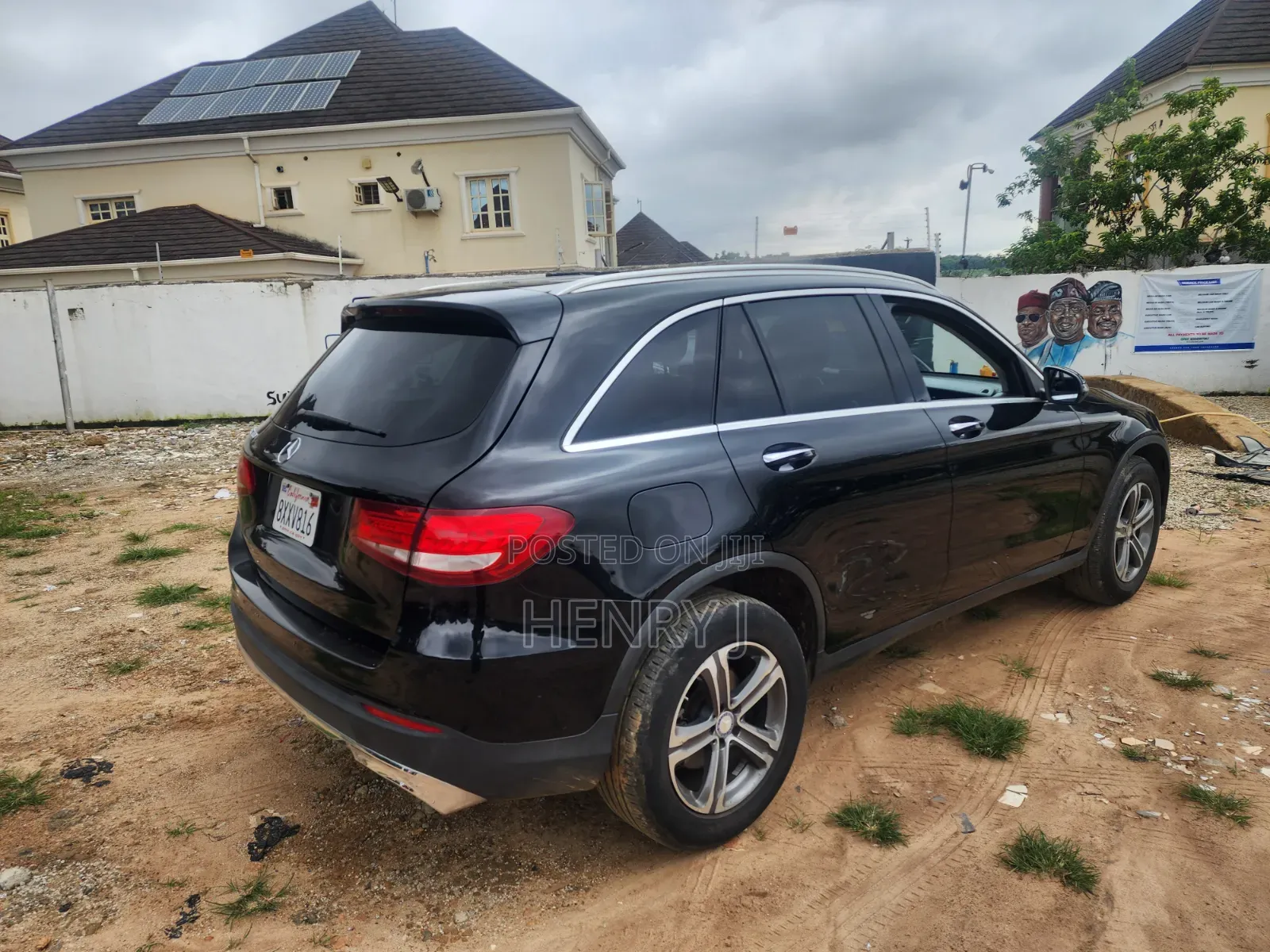 Mercedes-Benz 1117 2016 Black