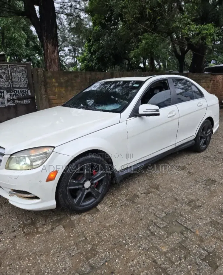 Mercedes-Benz C300 2011 White