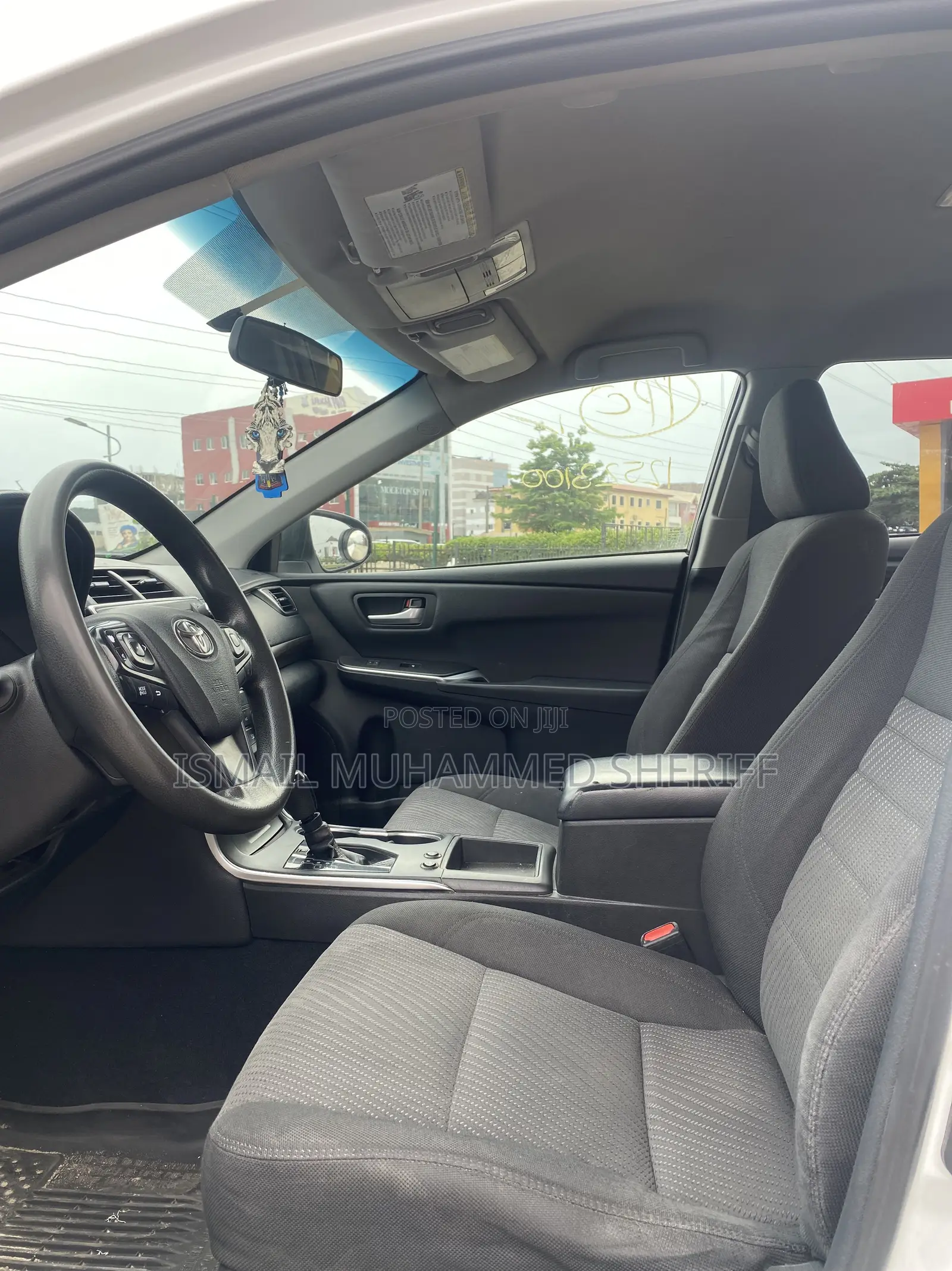 Toyota Camry LE 4dr Sedan (2.5L 4cyl 6A) 2016 White