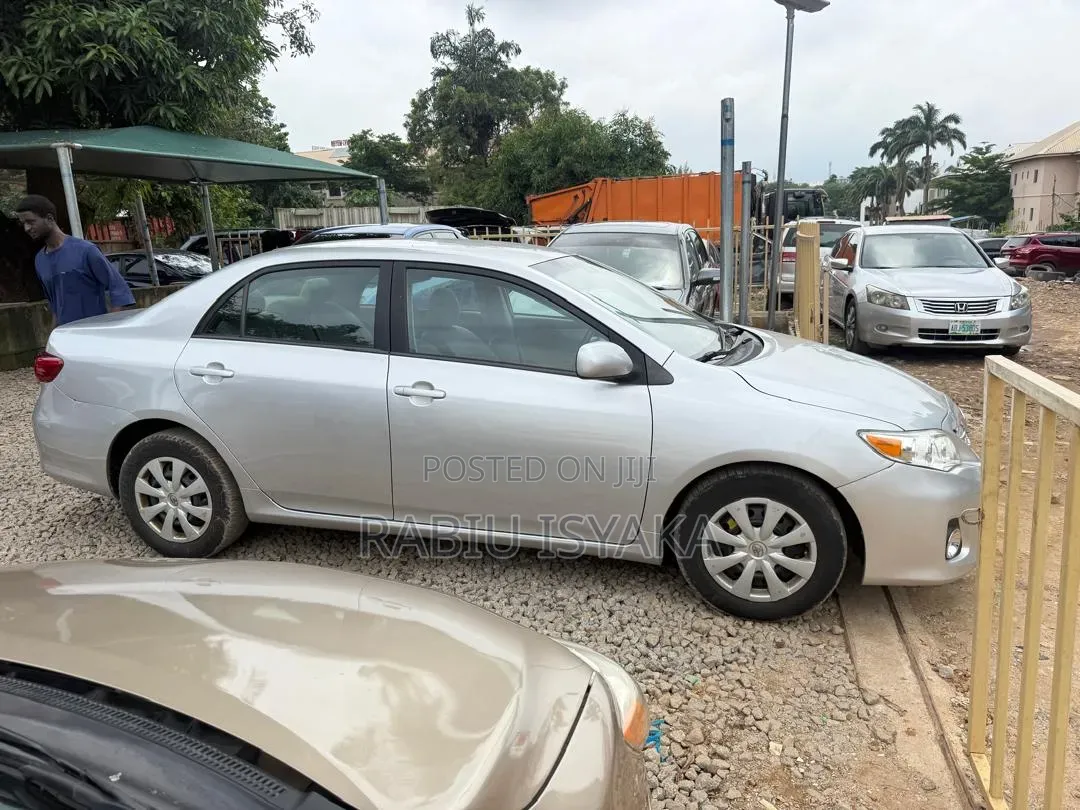 Toyota Corolla 2012 Silver