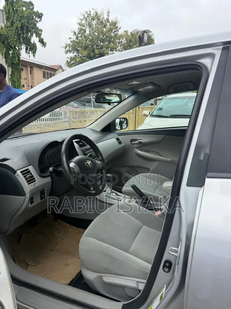 Toyota Corolla 2012 Silver