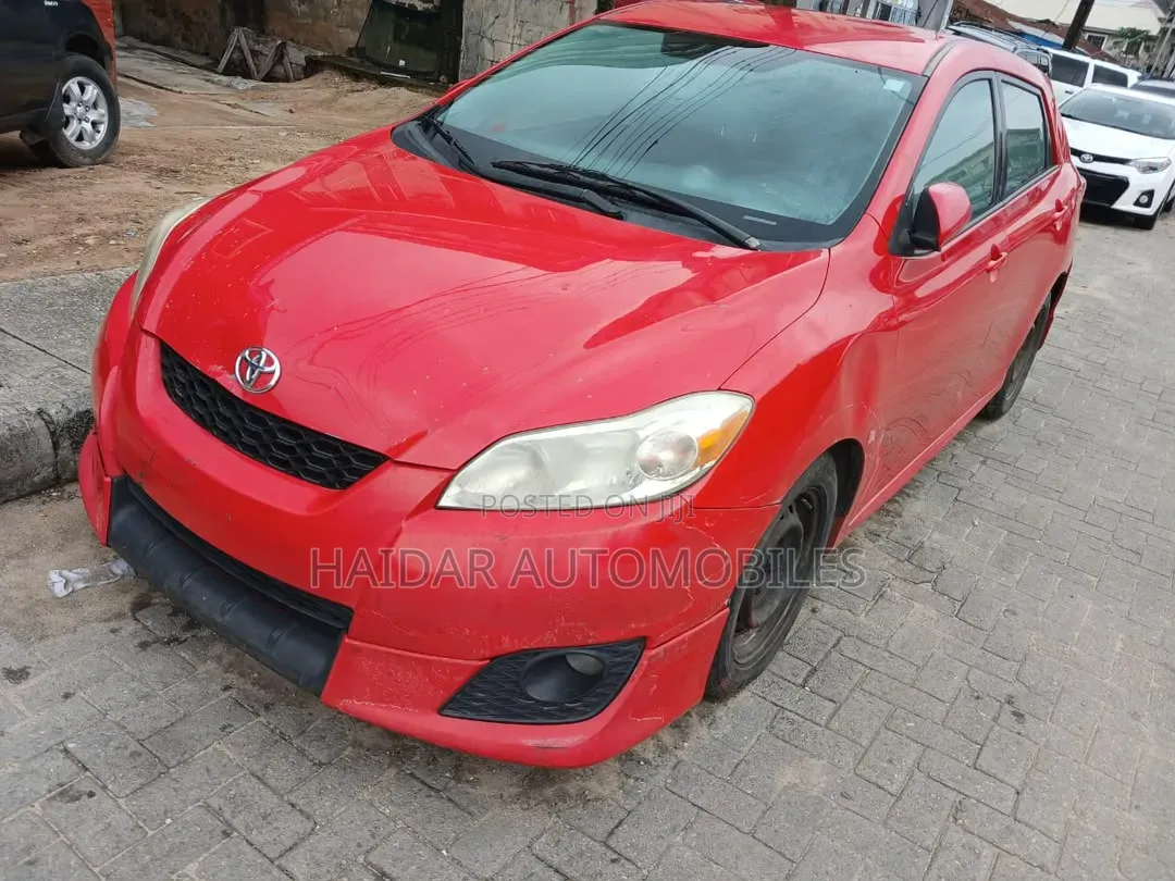 Toyota Matrix 2010 Maroon