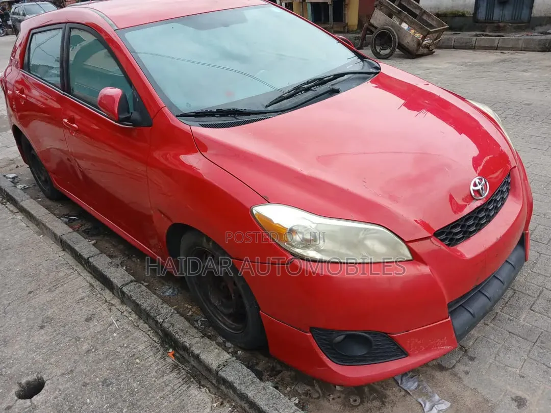 Toyota Matrix 2010 Maroon
