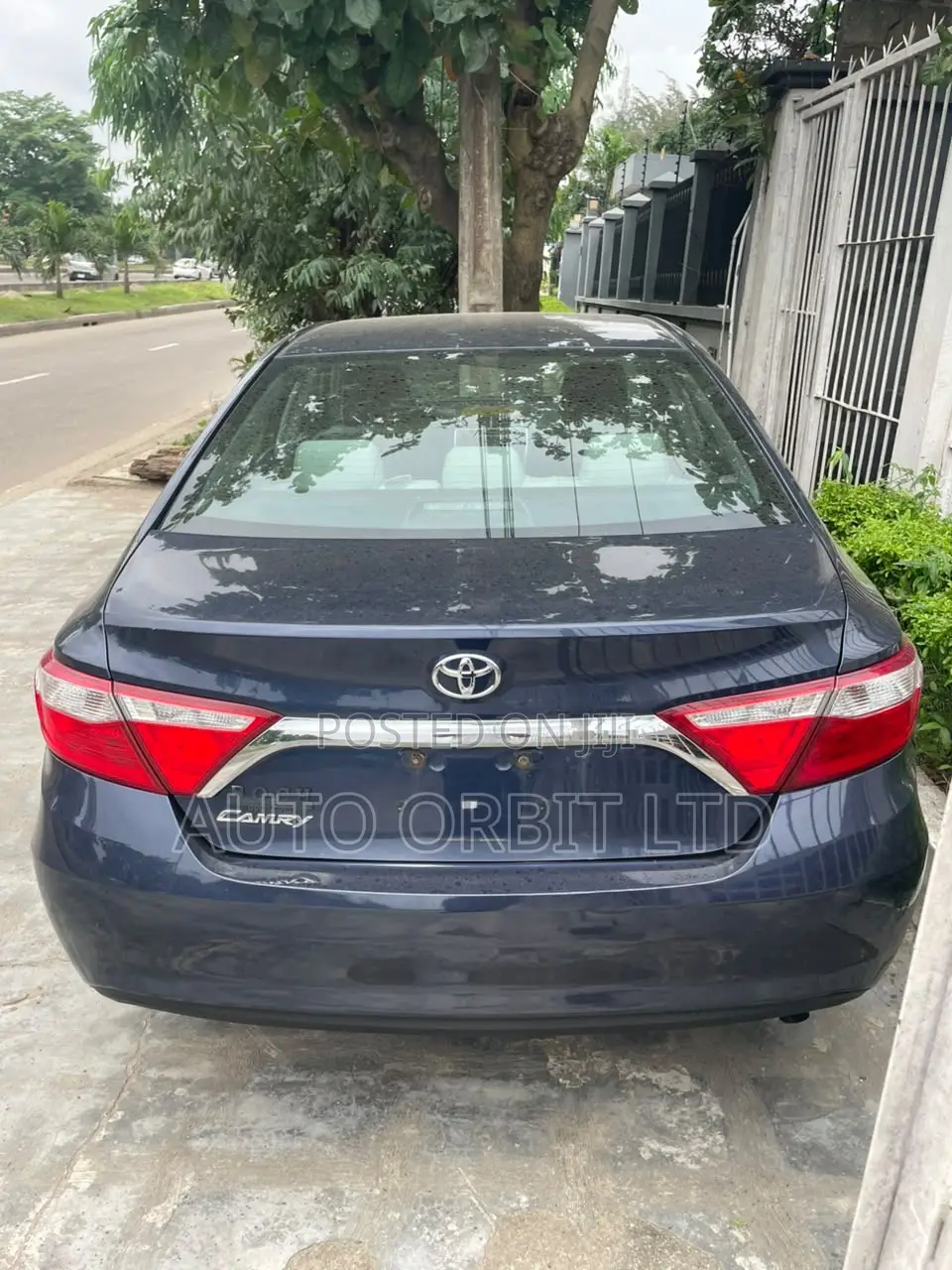 Toyota Camry LE 4dr Sedan (2.5L 4cyl 6A) 2016 Blue