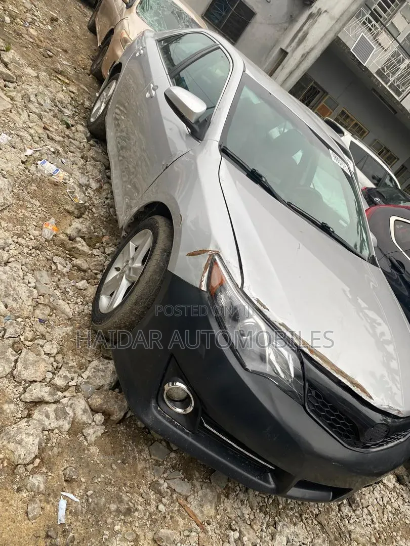 Toyota Camry 2014 Silver