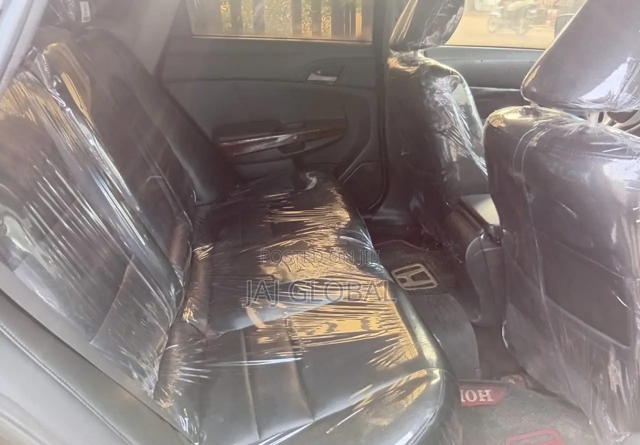 Honda Crosstour 2010 Black