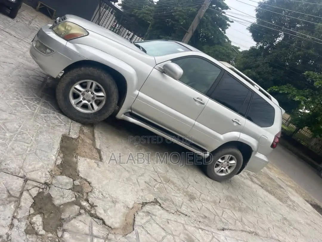 Lexus GX 470 2007 Gold