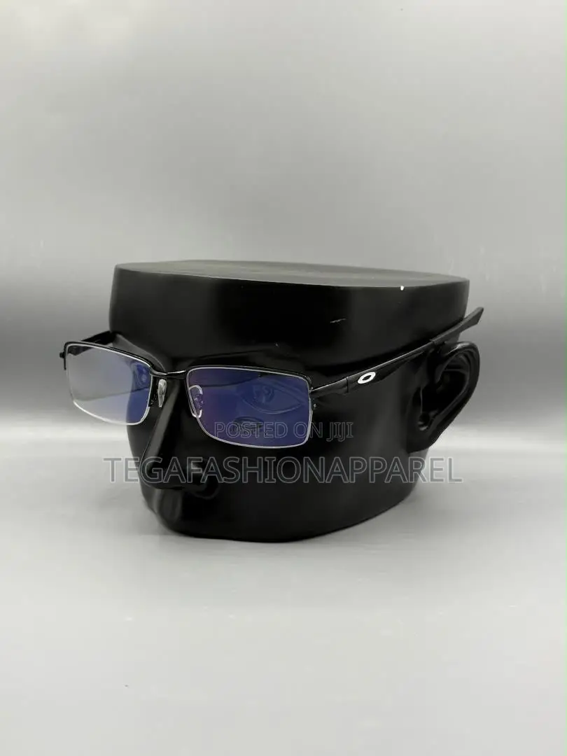 Oakley Quality Eyeglass Frame