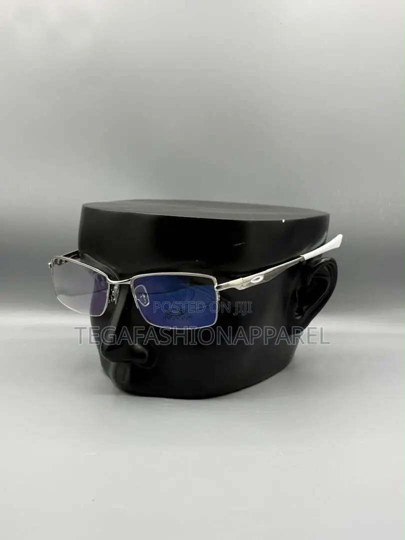 Oakley Quality Eyeglass Frame