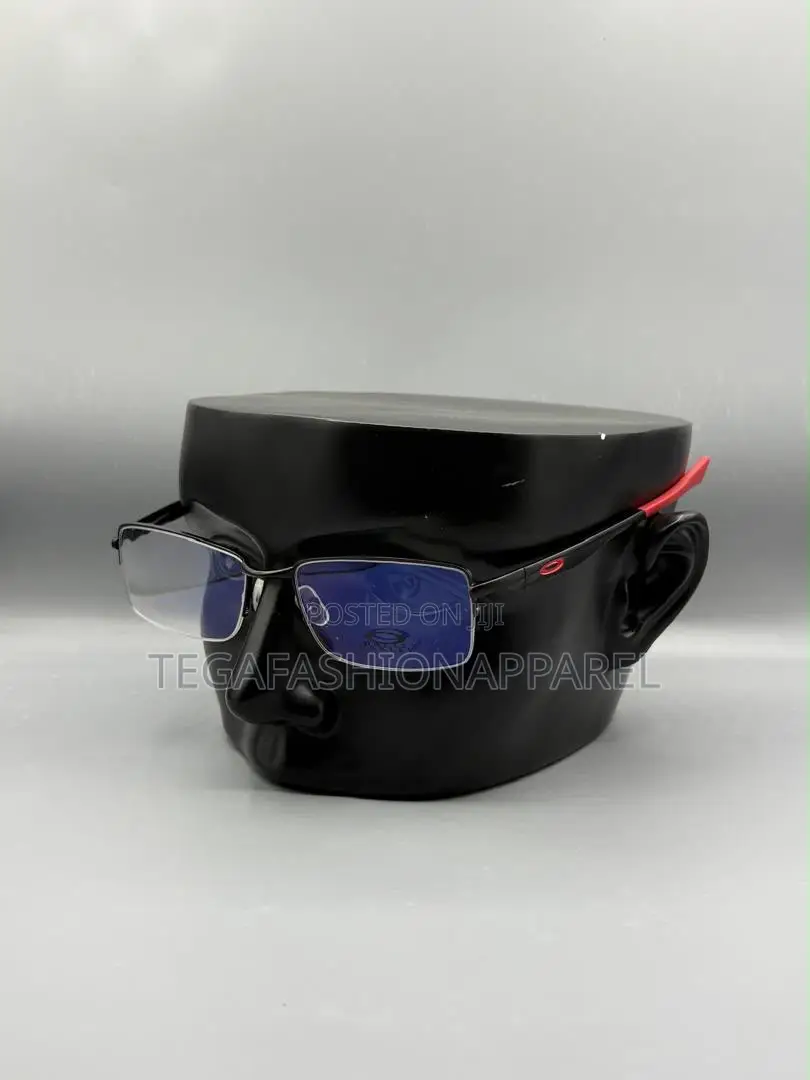 Oakley Quality Eyeglass Frame