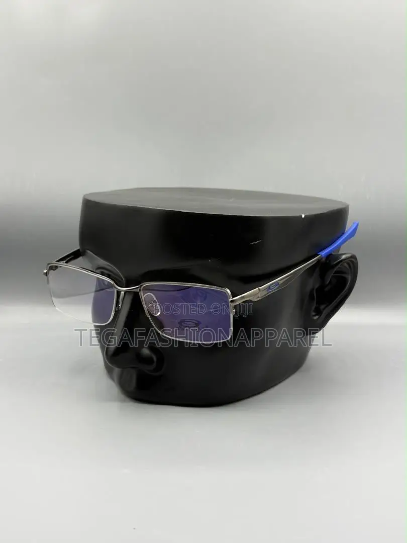 Oakley Quality Eyeglass Frame