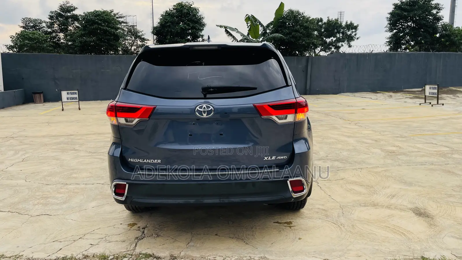 Toyota Highlander XLE 2019 Blue