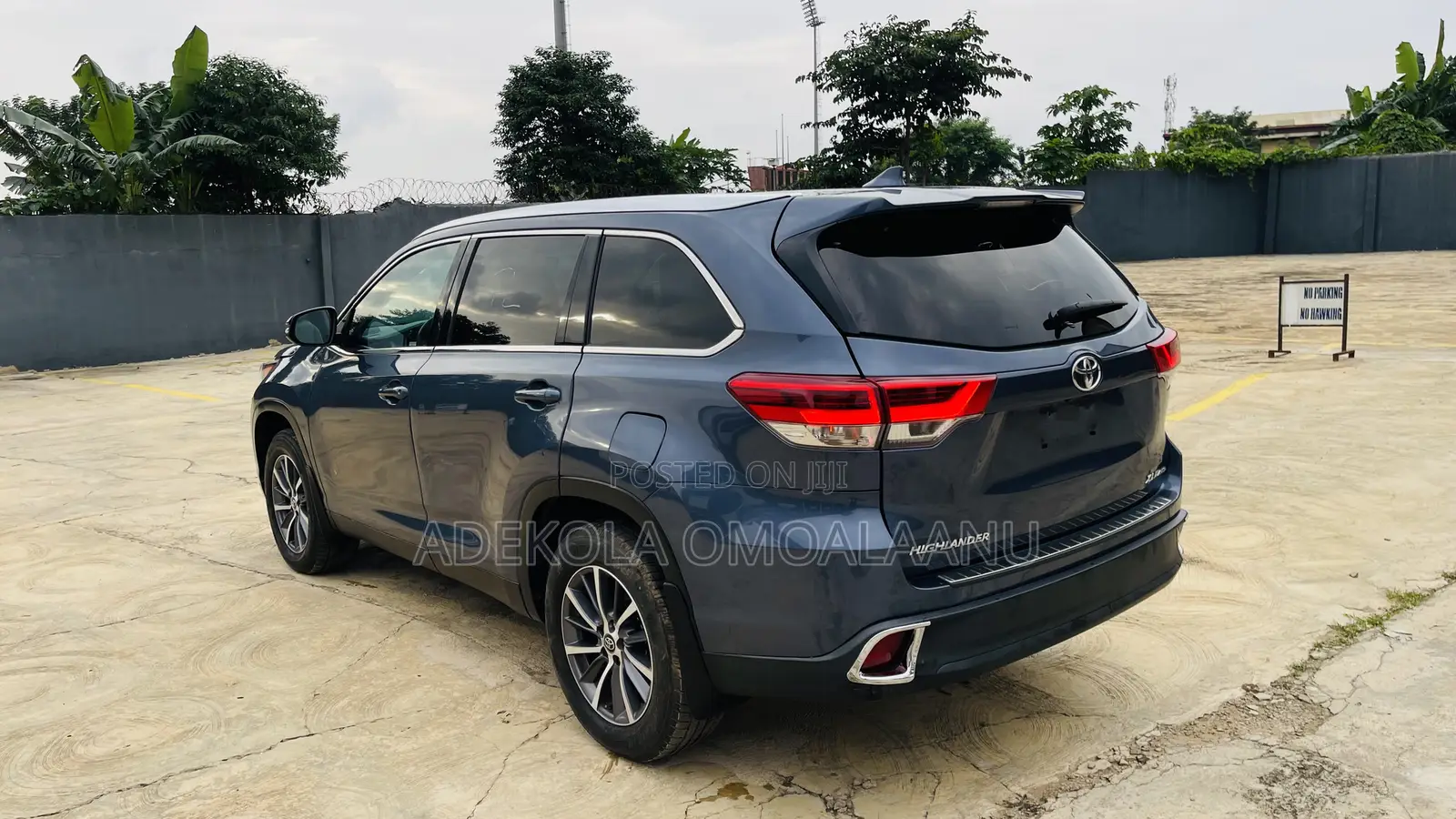 Toyota Highlander XLE 2019 Blue