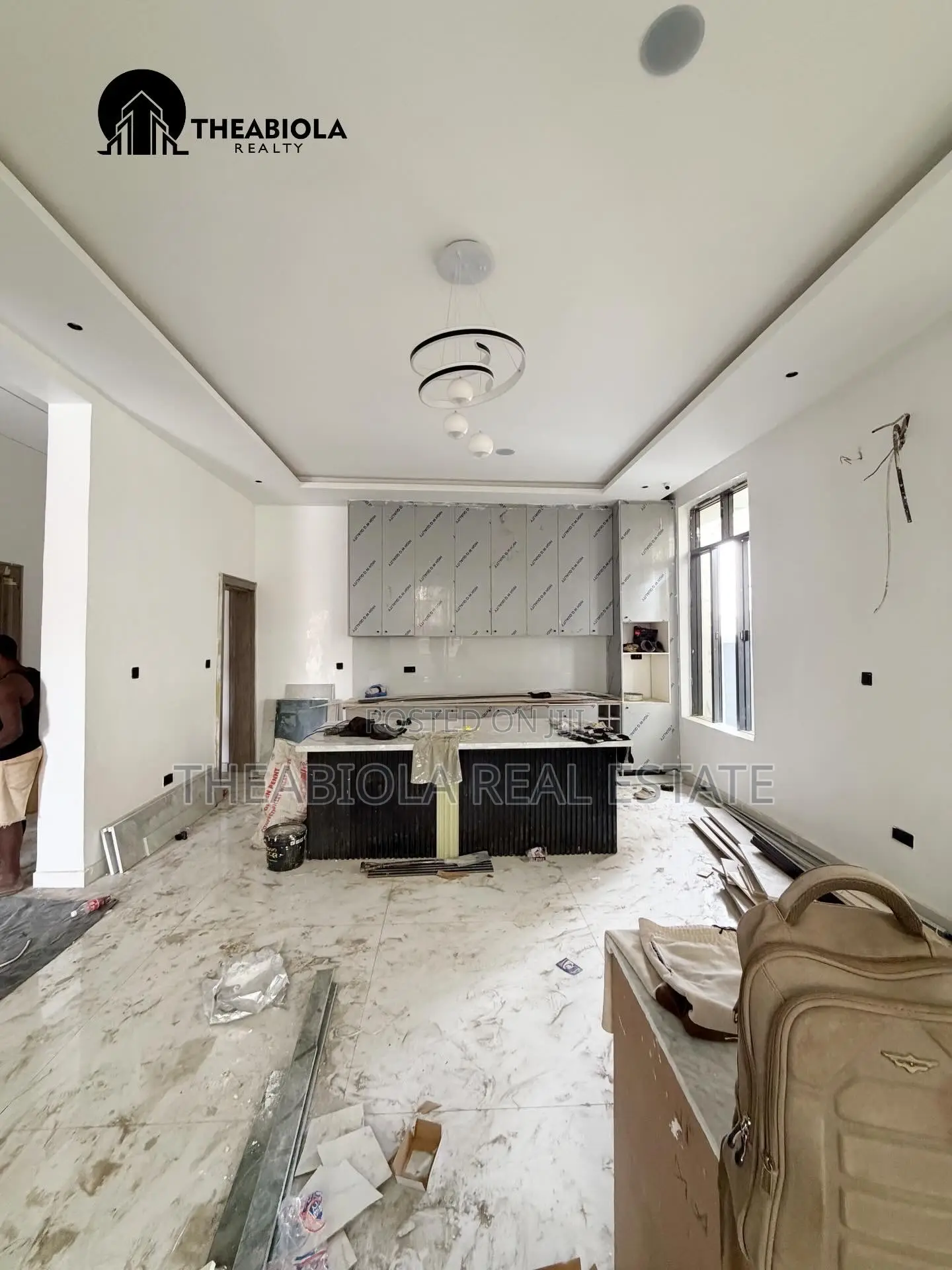 5bdrm Duplex in Apo Resettlement, for sale