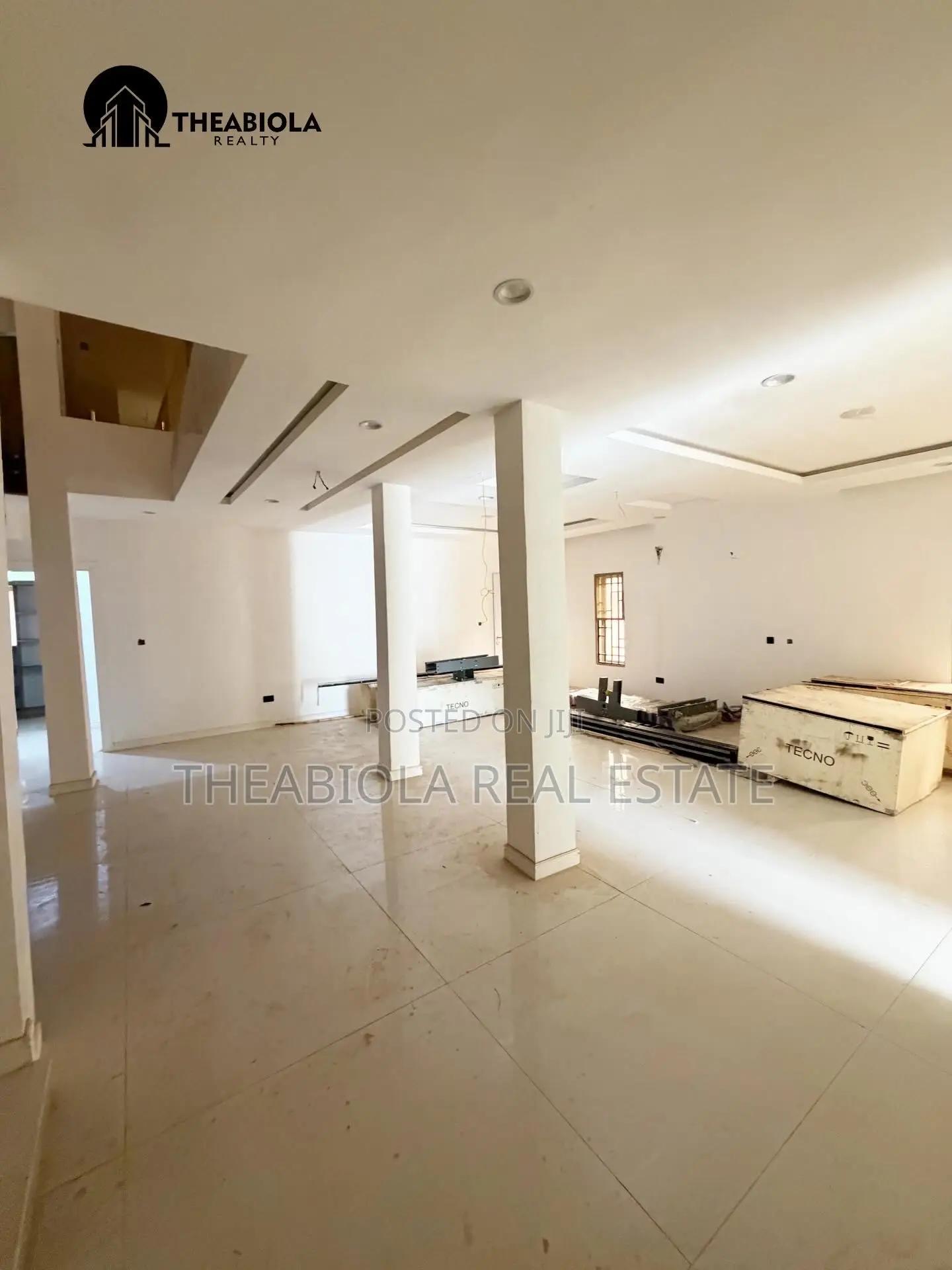 7bdrm Duplex in Guzape, Abuja for sale