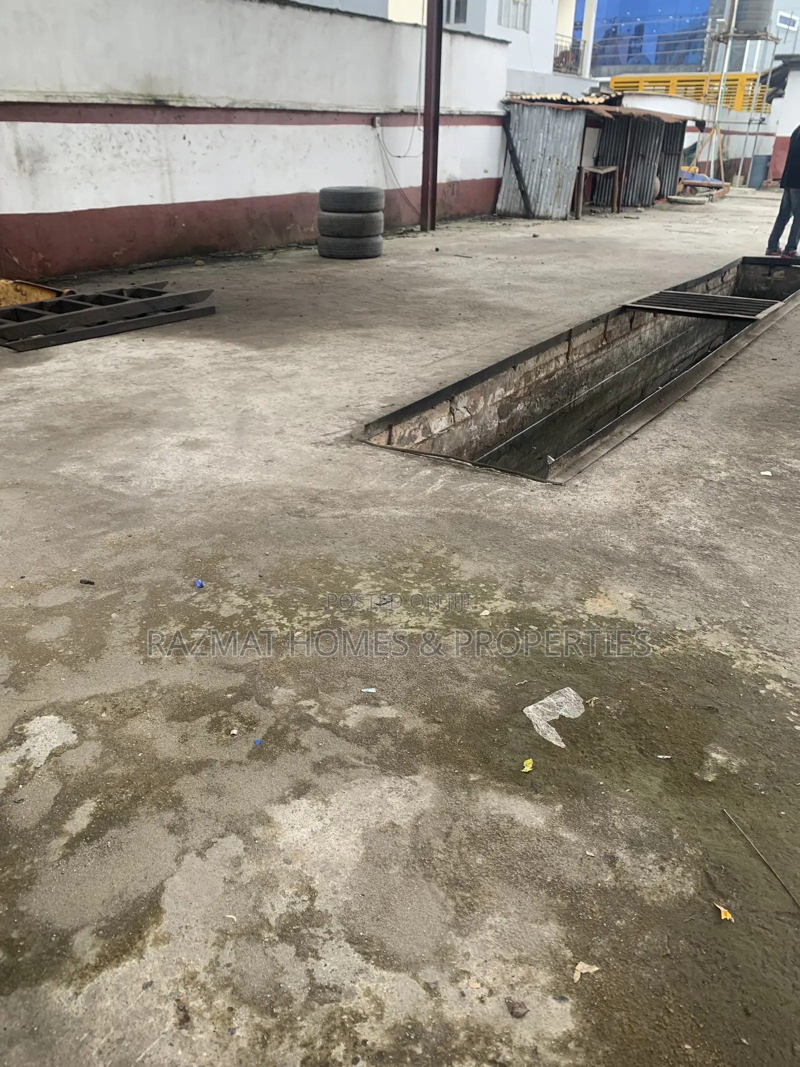 A Massive Open Space on 400sqm for Any Kind of Commercial Purpose