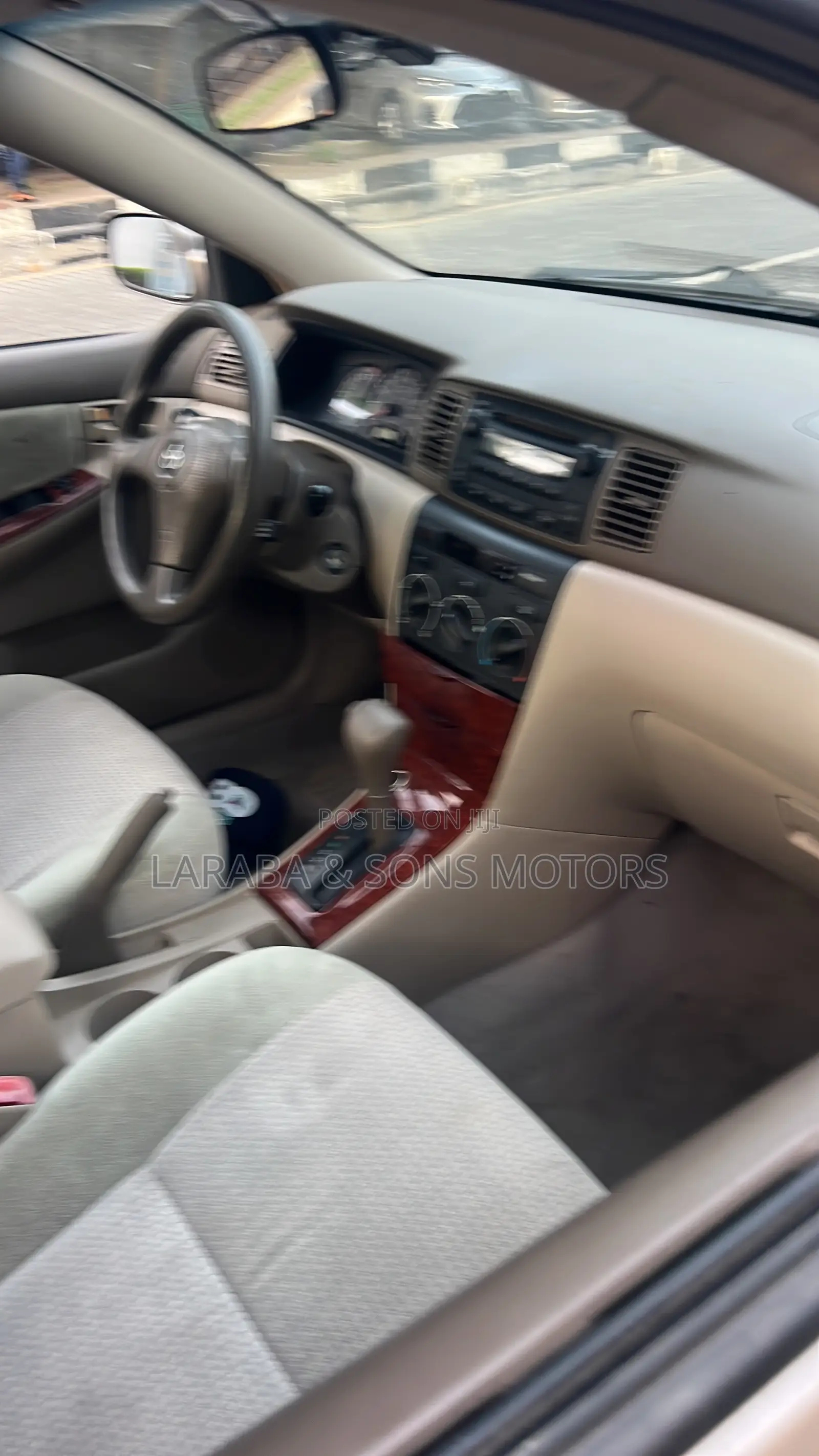 Toyota Corolla LE 2005 Gold