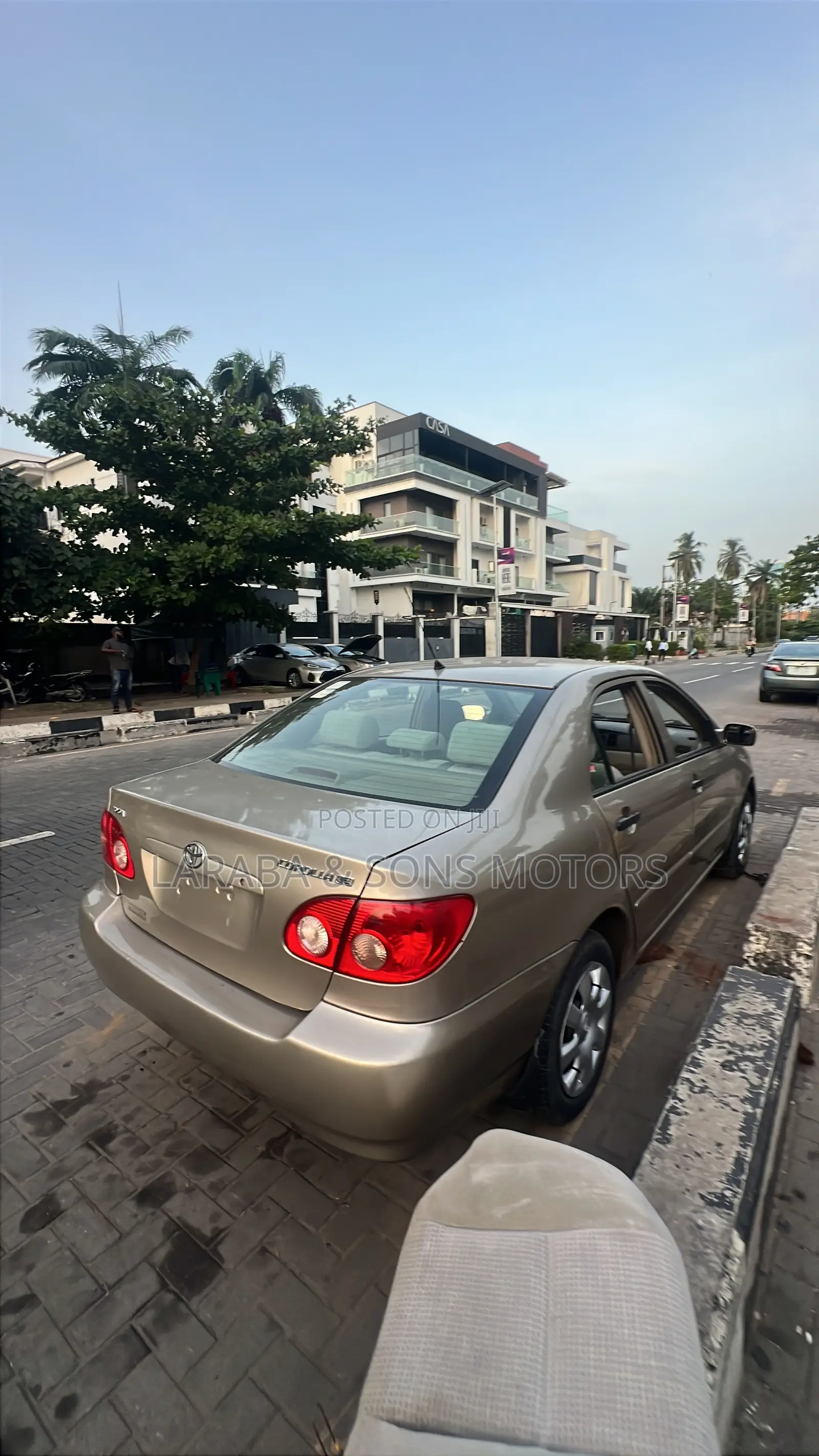 Toyota Corolla LE 2005 Gold