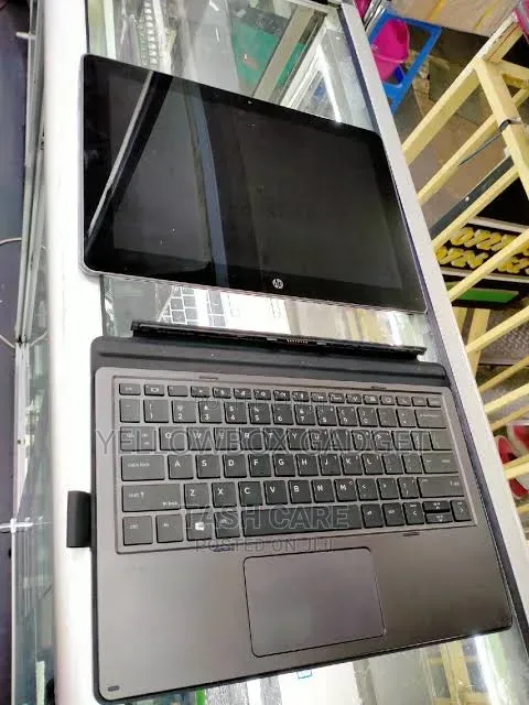 New Laptop HP Pro X2 612 G2 8GB Intel Core i5 SSD 256GB
