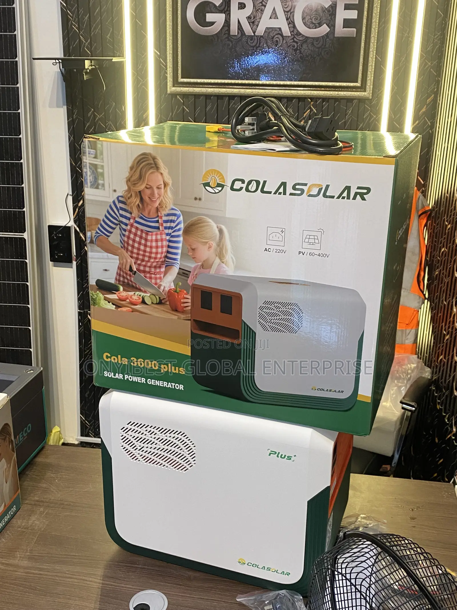Heavy Duty Solar Generator With Solar Panels