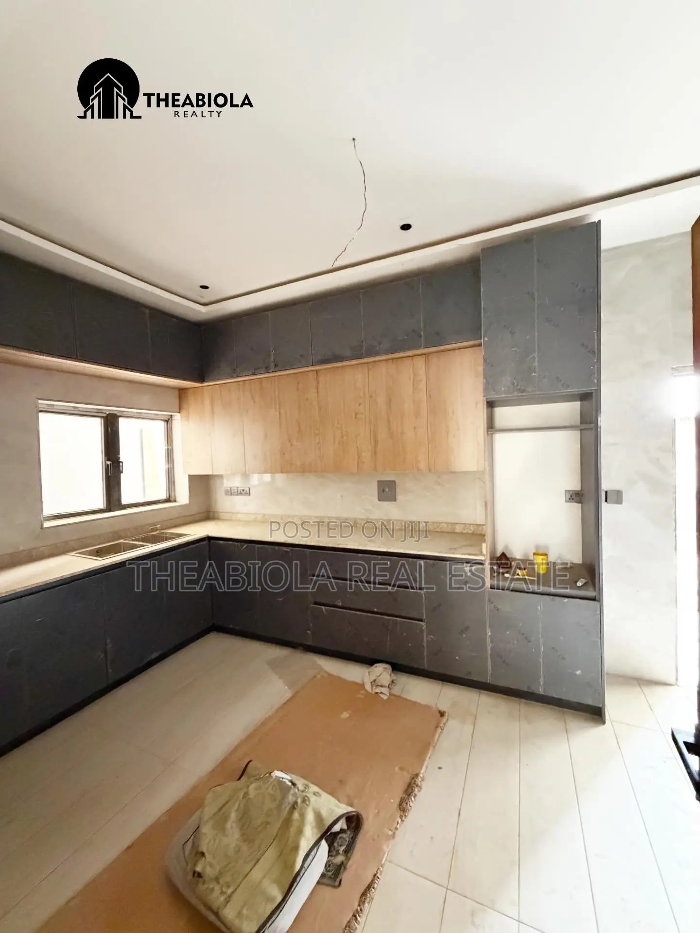 4bdrm Townhouse/Terrace in Jahi, Abuja for sale