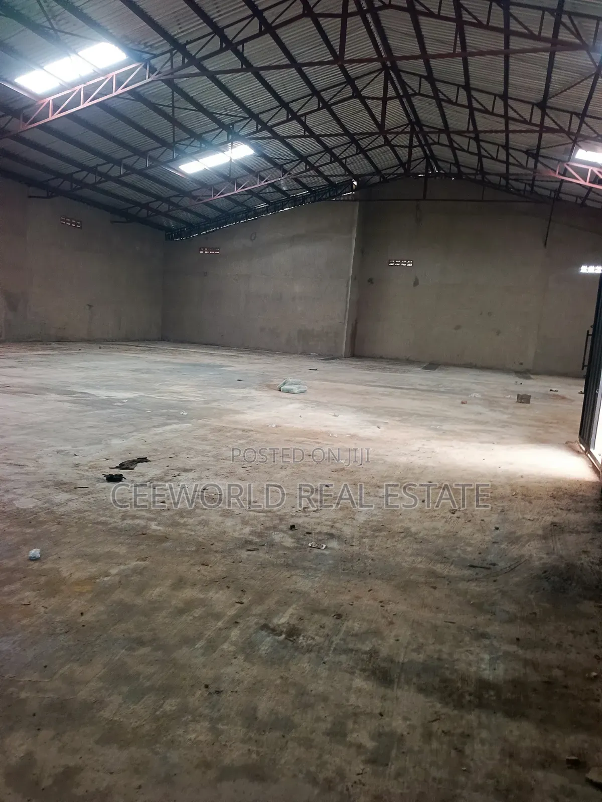 Newly Built 800sqm Warehouse at Akala Express Oluyole Extension