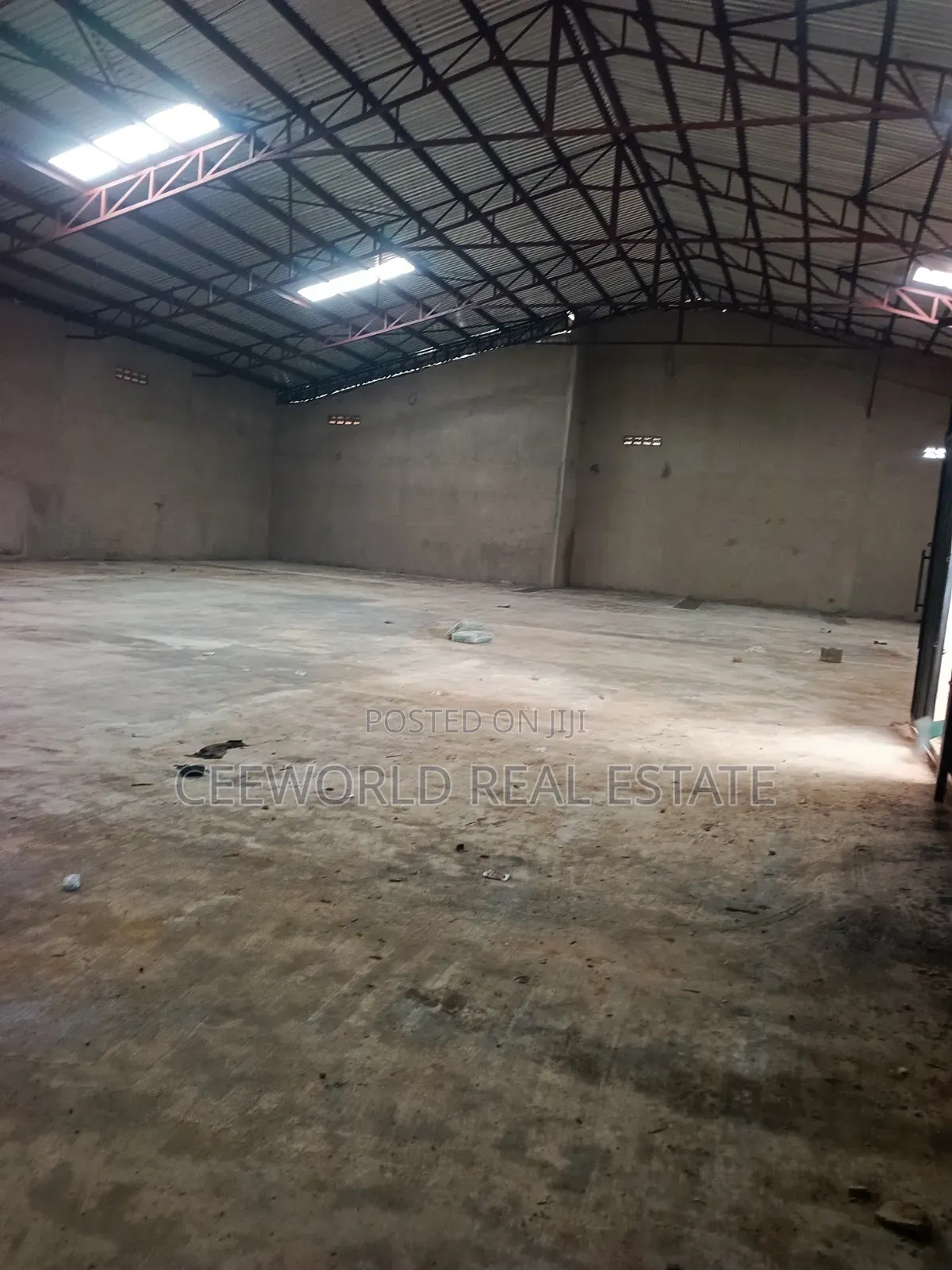 Newly Built 800sqm Warehouse at Akala Express Oluyole Extension