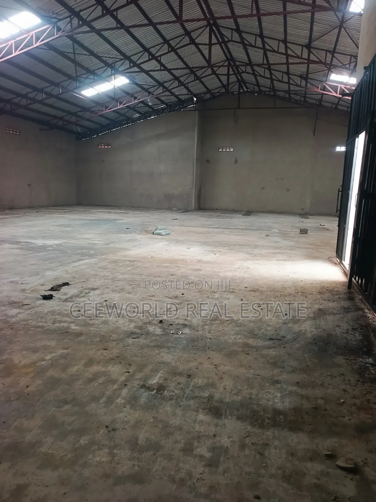 Newly Built 800sqm Warehouse at Akala Express Oluyole Extension
