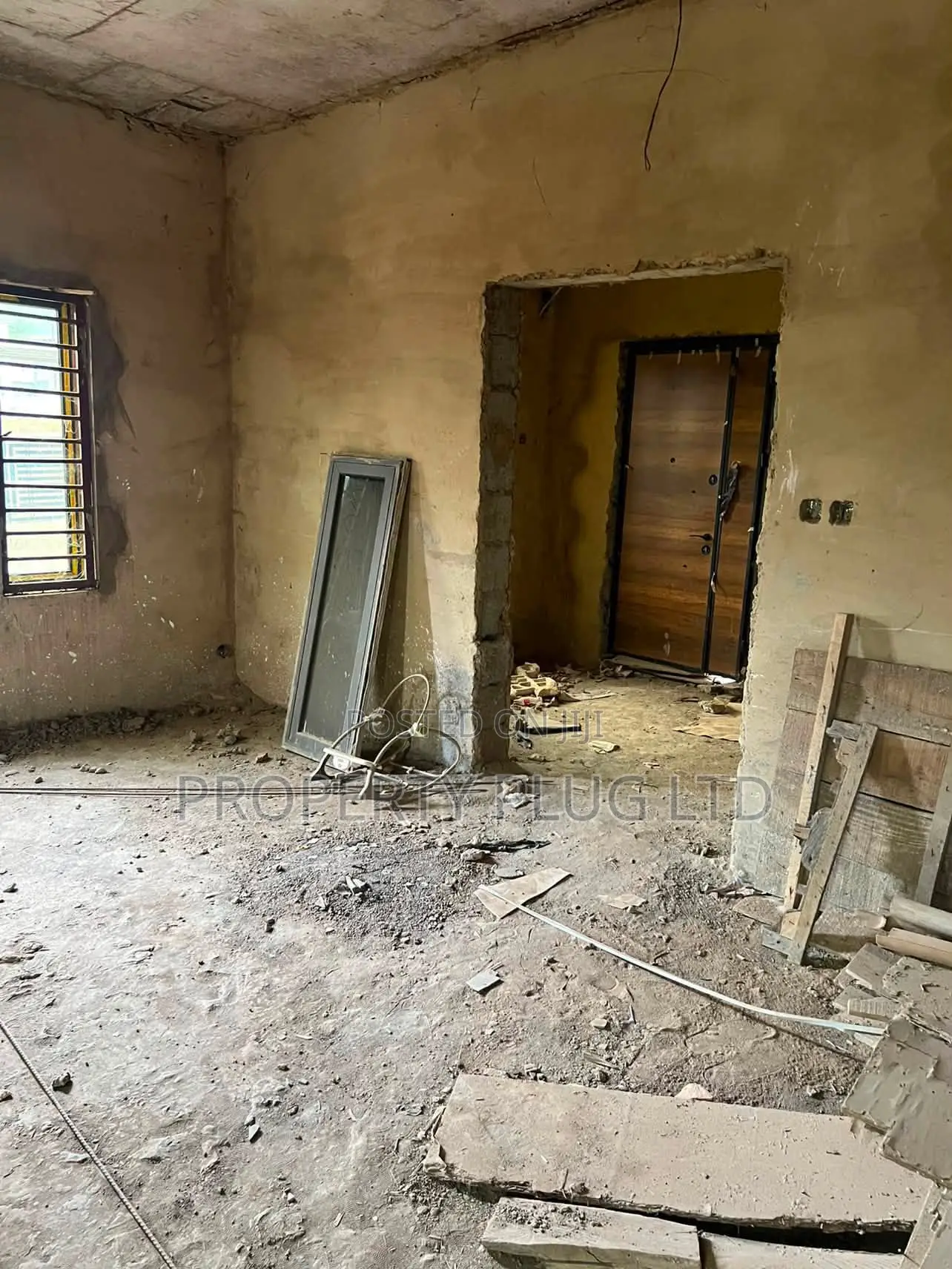 5bdrm Duplex in Zone E, Apo Resettlement for sale