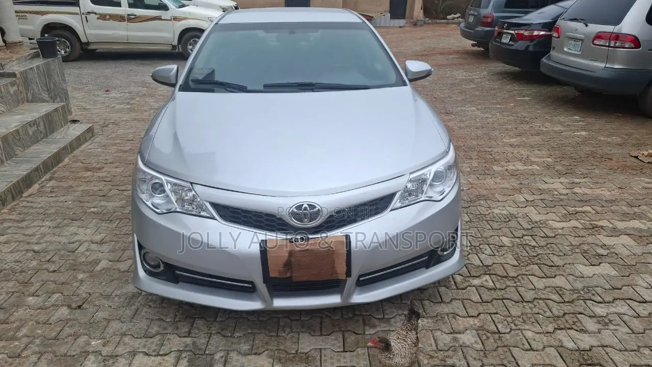 Toyota Camry SE 4dr Sedan (2.5L 4cyl 6A) 2014 Black