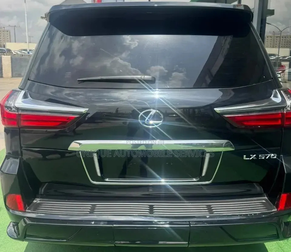 Lexus LX 570 (5 seats) AWD 2021 Black