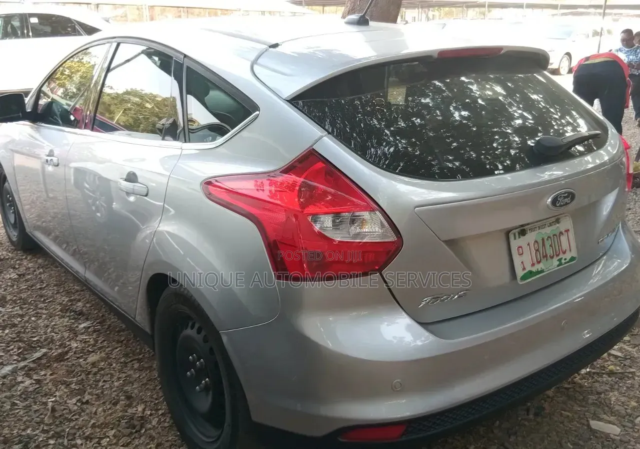 Ford Focus Titanium 5-Door 2013 Silver