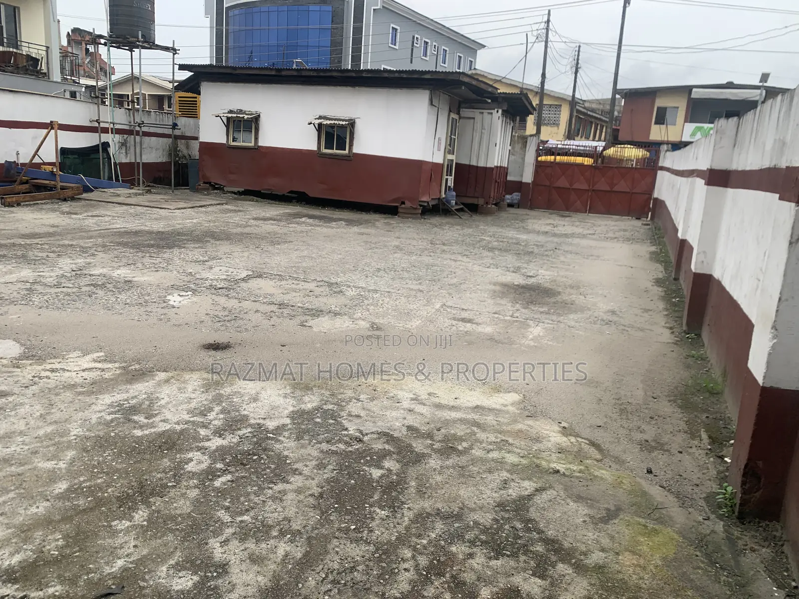 A Massive Open Space on 400sqm for Any Kind of Commercial Purpose