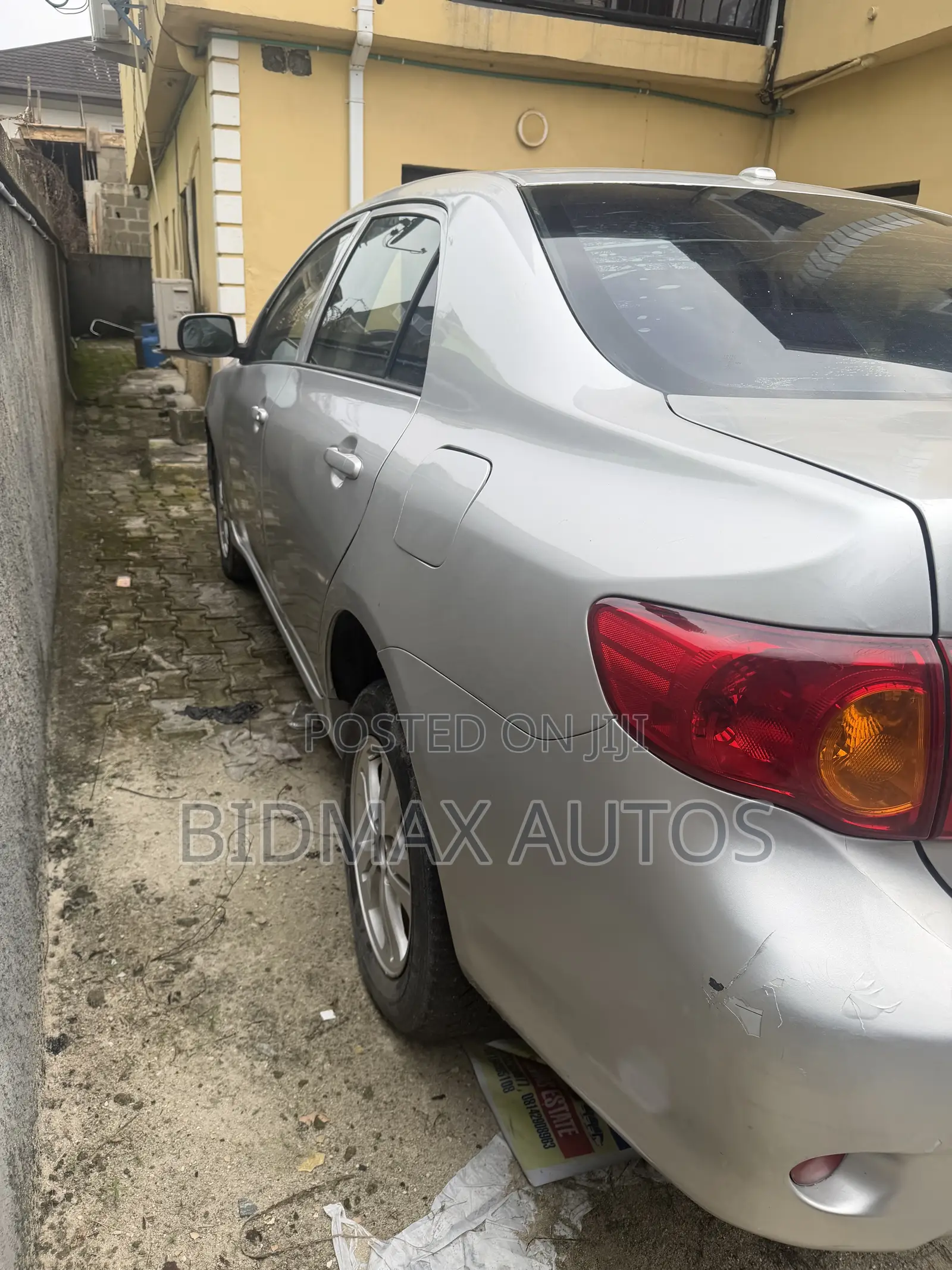 Toyota Corolla LE 4dr Sedan (1.8L 4cyl 4A) 2010 Silver